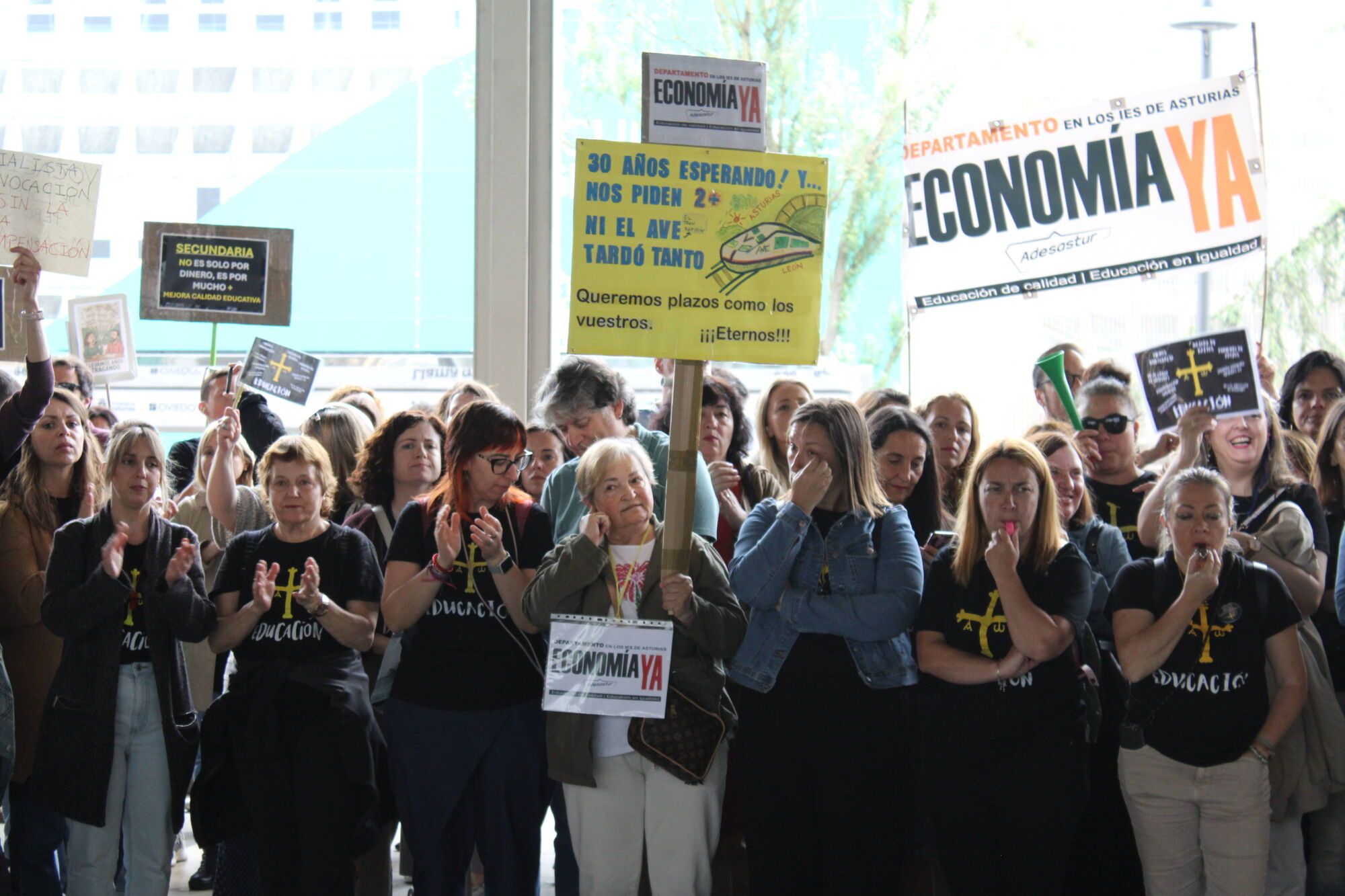 Así fue la última jornada de huelga educativa en Asturias