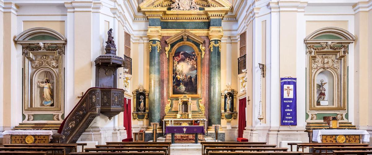 El Real Convento de San Pascual Bailón, en Aranjuez, es el único Real Patronato creado por Carlos III. Fue creado para los franciscanos alcantarinos, aunque actualmente está ocupado por hermanas concepcionistas franciscanas.