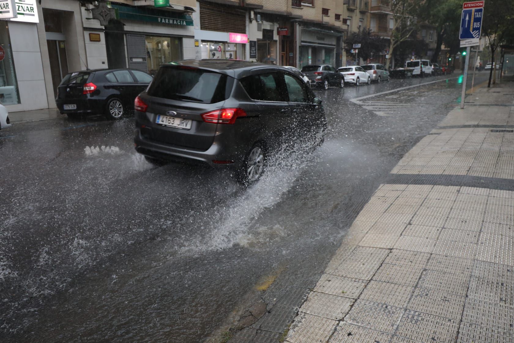 EN IMÁGENES | Granizada en Zaragoza