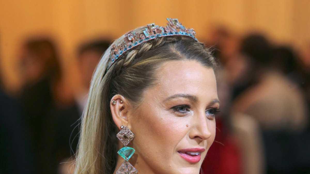 El peinado con tiara de Blake Lively, anfitriona de la Gala Met 2022