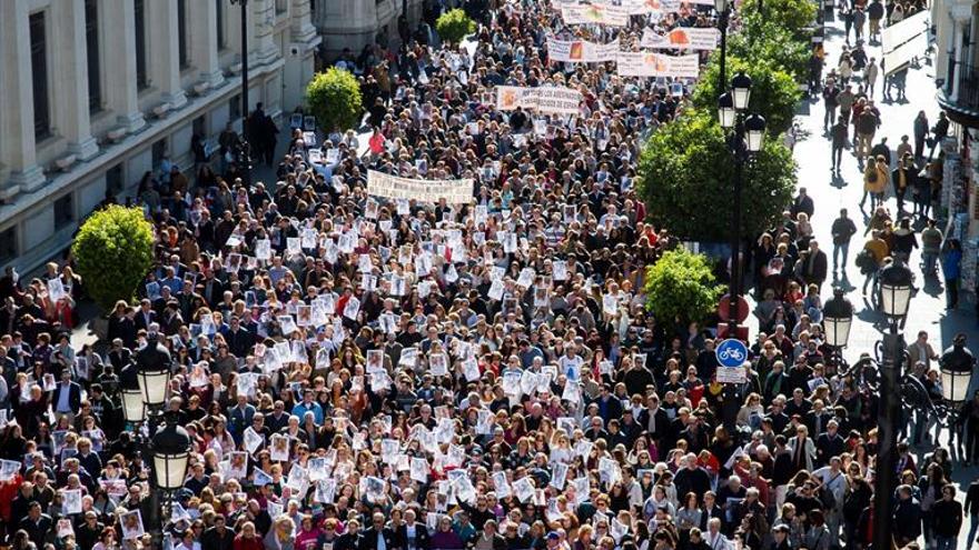 Cuatro mil personas piden en Sevilla que se repita el juicio de Marta del Castillo