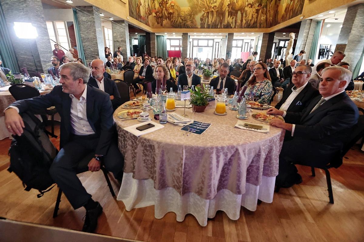 Fernando Clavijo en el Foro de El Día 'Canarias; más lejos de España y Europa' Fernando Clavijo en el Foro de El Día 'Canarias; más lejos de España y Europa'