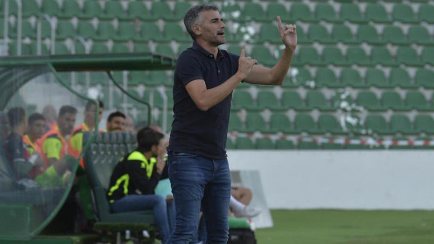 Vicente Parras: «En Segunda B hay que bajar al barro y ser competitivos»