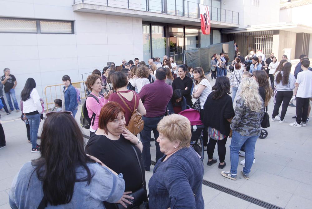 Multitudinari minut de silenci a Caldes per la tragèdia del Mas Oller