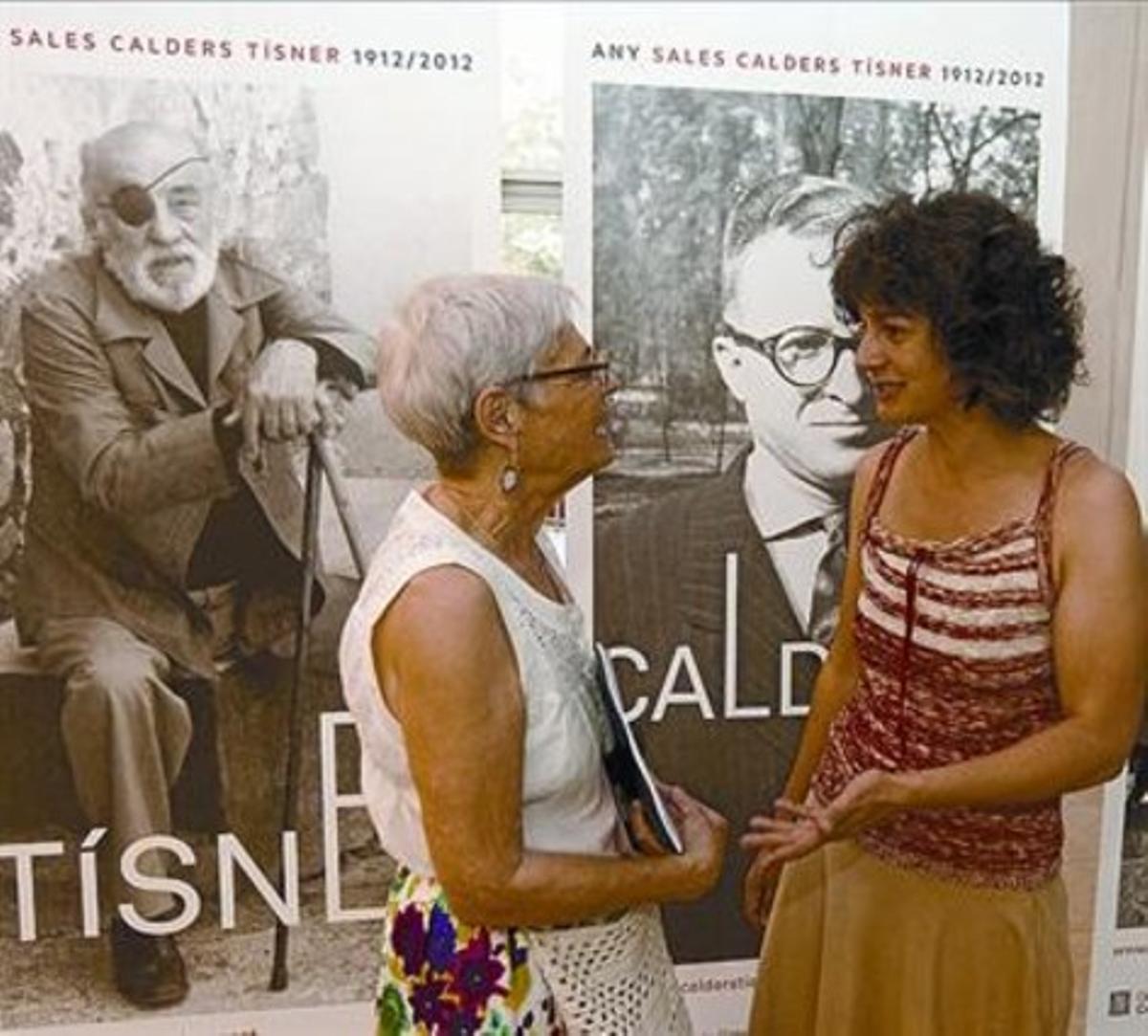 Mireia Artís, filla de Tísner, i Maria Bohigas, néta de Joan Sales, ahir. Mireia Artís, filla de Tísner, i Maria Bohigas, néta de Joan Sales, ahir.
