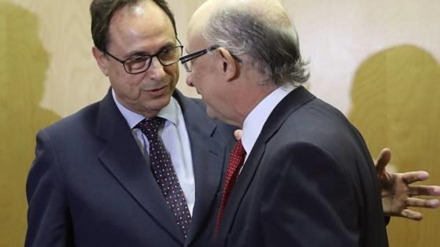 El conseller Vicent Soler con el ministro Montoro, en una imagen de archivo reciente.