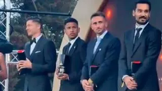 Gündogan y Lewandowski recogen el premio por formar parte del 'Team of the Season' de LaLiga