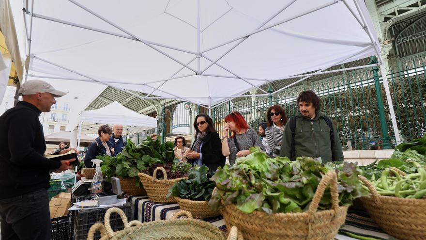 Los agricultores de la &quot;Tira de Contar&quot; rechazan  los mercados de proximidad y piden ayudas reales al sector