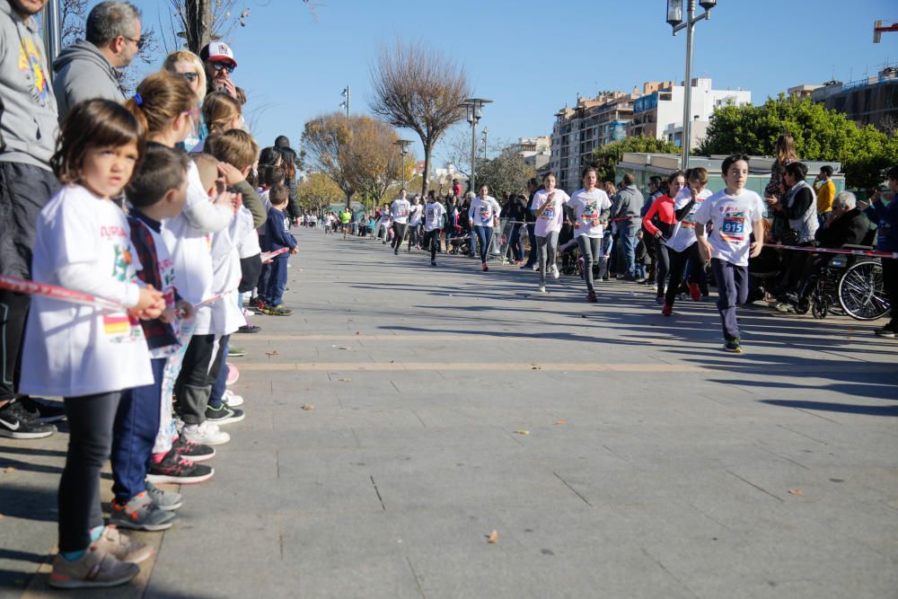 Mil niños y niñas participan en la carrera infantil de Reyes en Palma