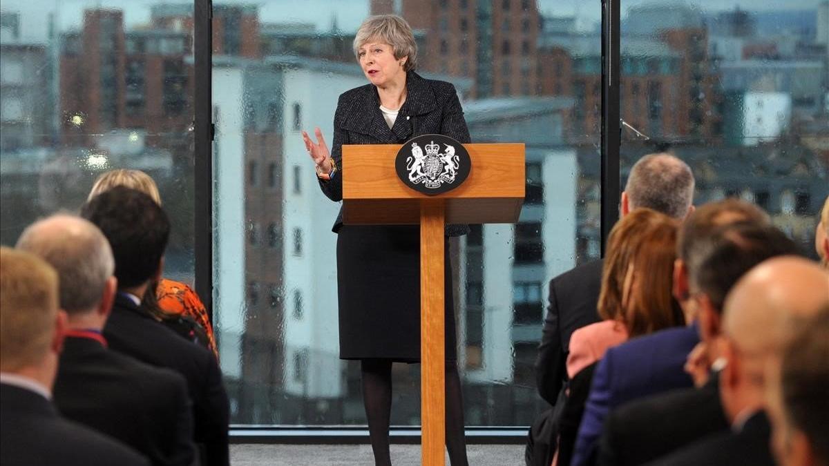 May, durante un discurso en Belfast, este martes.