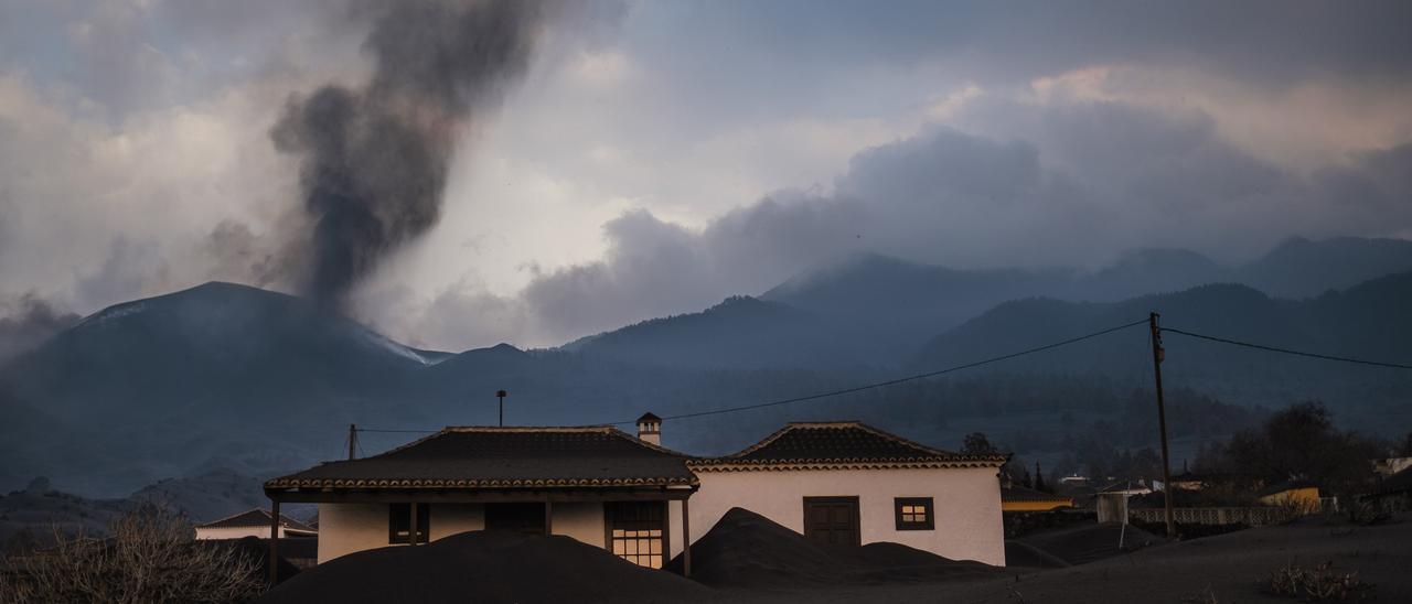 El volcán de La Palma sin emitir señal de tremor ni de actividad