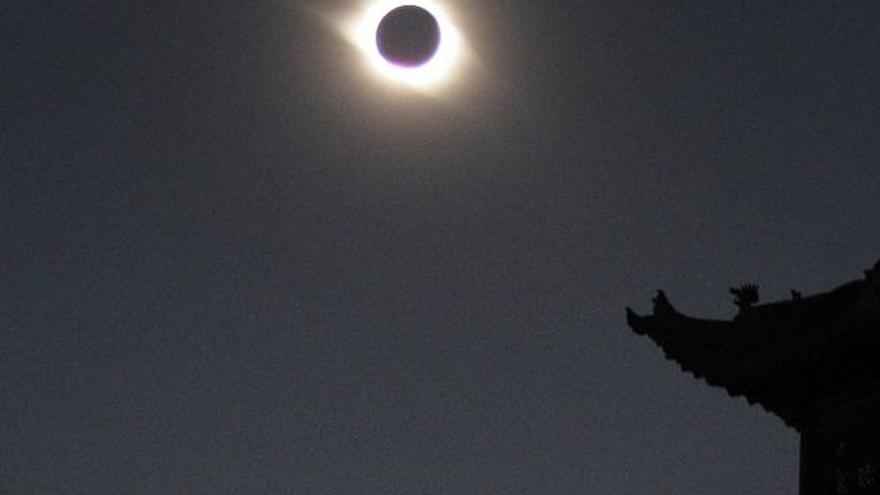 El último eclipse solar visto desde China.