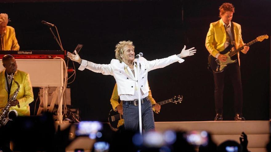 Rod Stewart convierte el Roig Arena en el pub más grande de València