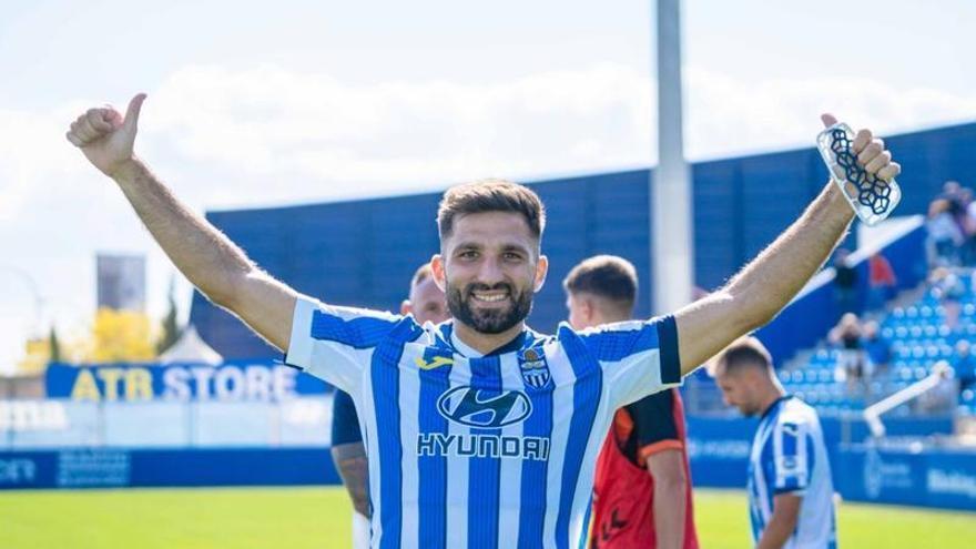 Luca Ferrone celebra el tanto logrado el pasado domingo frente al Sabadell