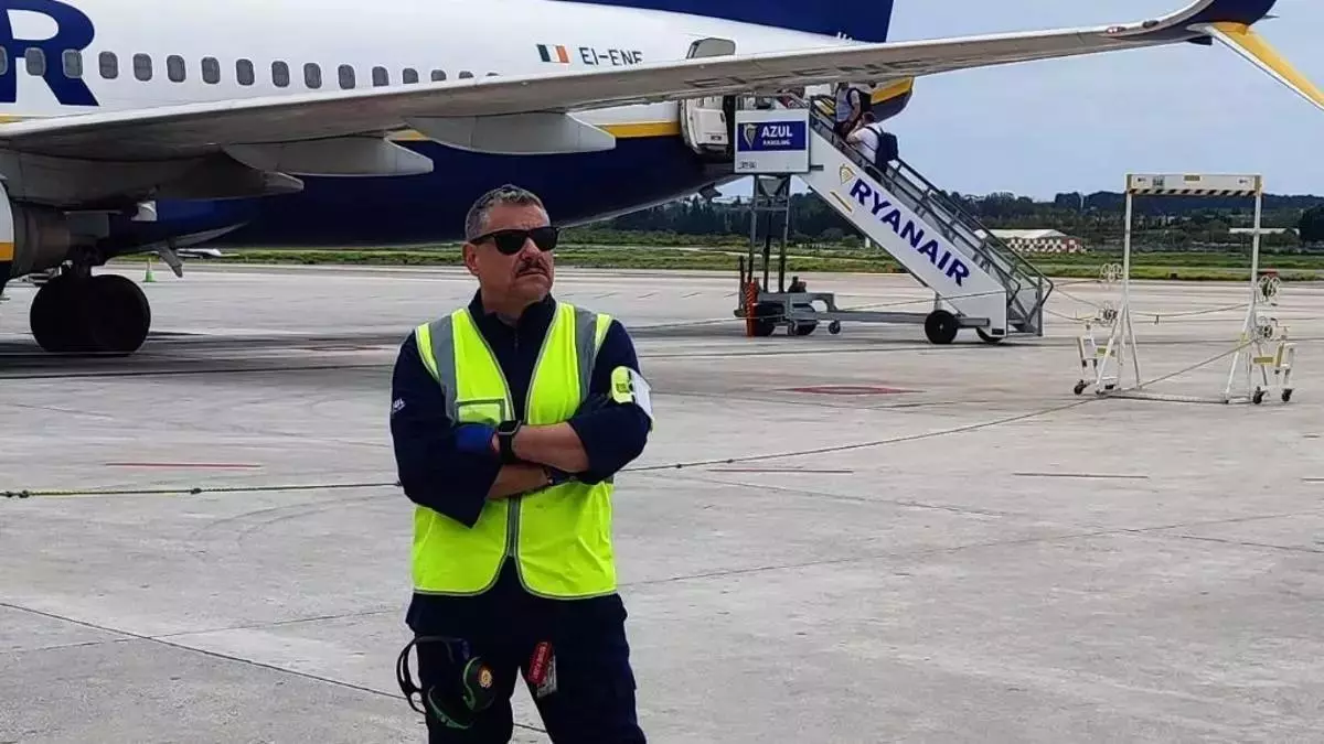 Este conocido rostro de la televisión ahora trabaja en el aeropuerto: así es la nueva vida de una personalidad de Mediaset