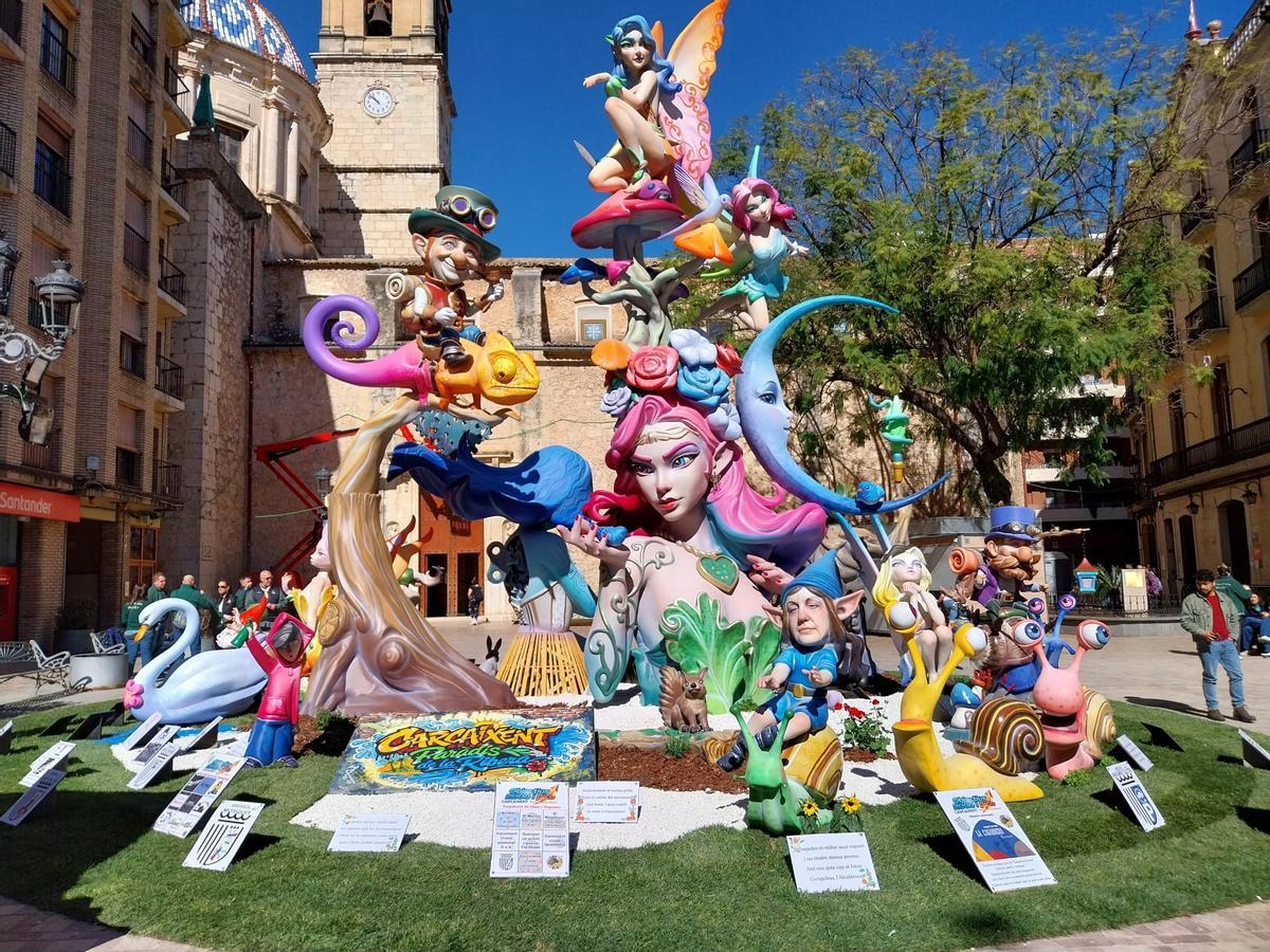 Monumento de la Plaça Major, que lleva la firma de Pepe Benavent.