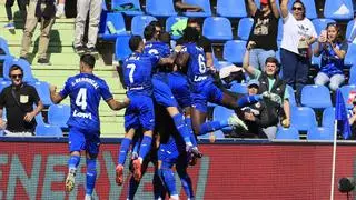 El Getafe borra al Alavés para sumar su primera victoria