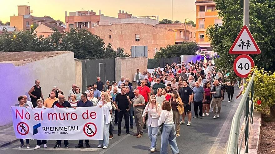 Más de un centenar de vecinos de Javalí Nuevo y Javalí Viejo salen a la calle contra el «muro de la vergüenza