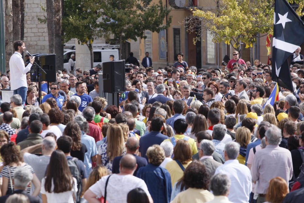 Concentració a la Plaça U d''octubre