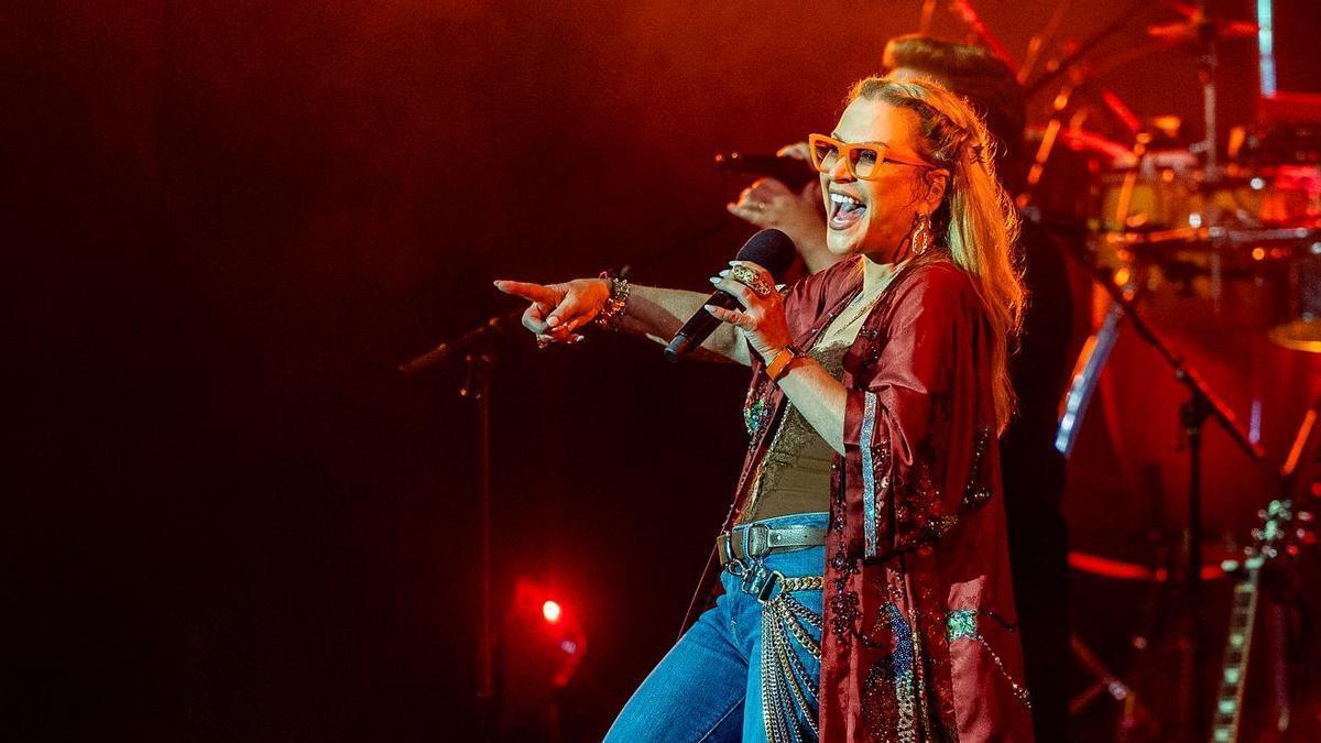 Anastacia canta a ple pulmó al Festival de Cap Roig.