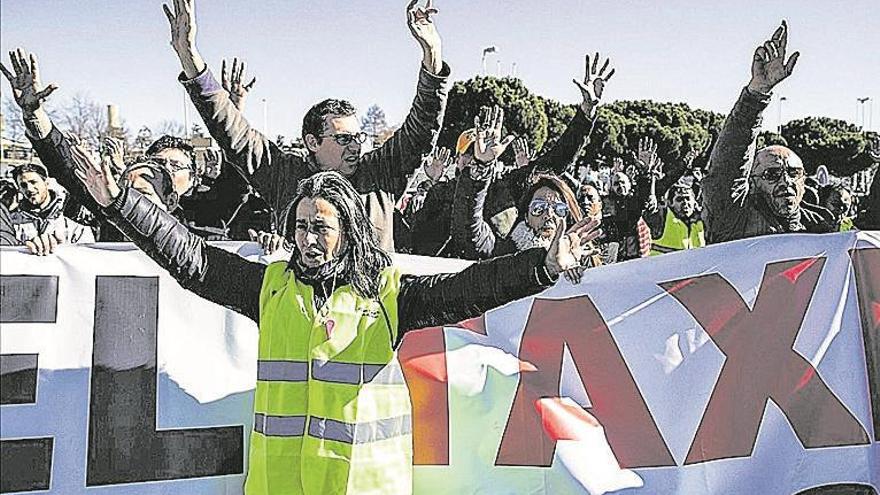 El taxi de Madrid rechaza la oferta y continúa la huelga