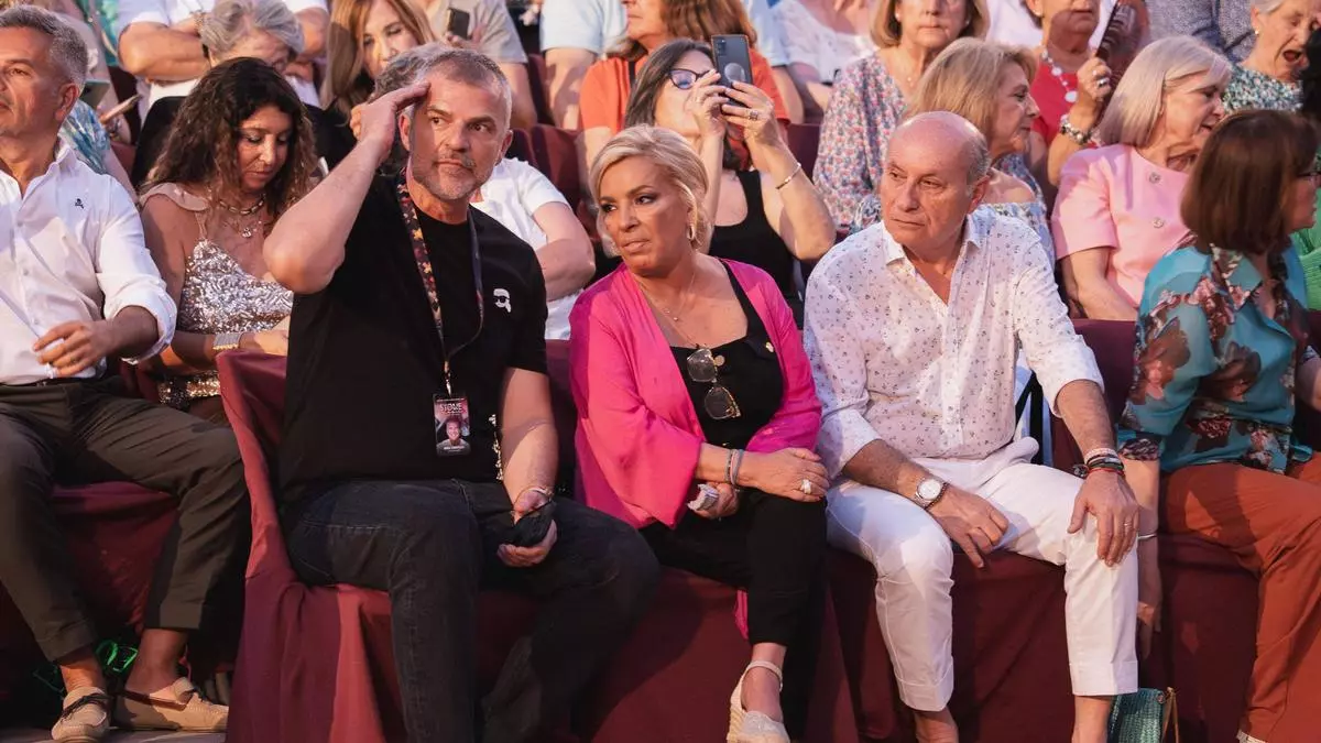 Carmen Borrego arropa a Raphael en su reaparición en Mérida: "Siempre ha estado en nuestra familia y nosotros en la suya"
