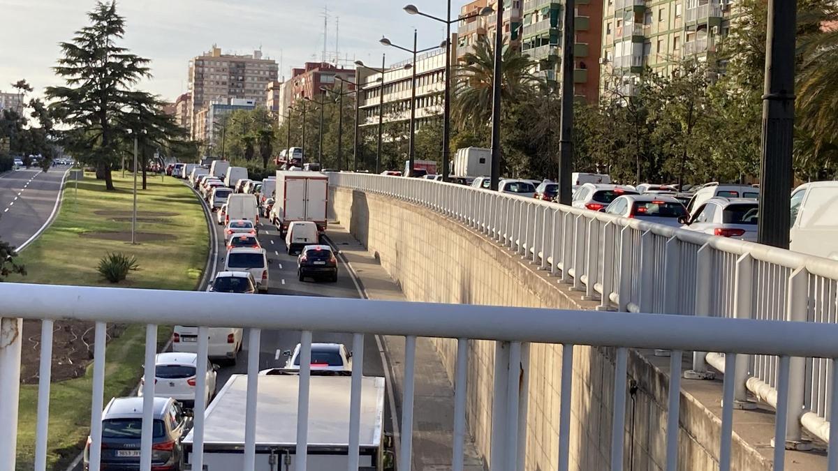 Cierre perimetral de Valencia: atascos en las salidas de València