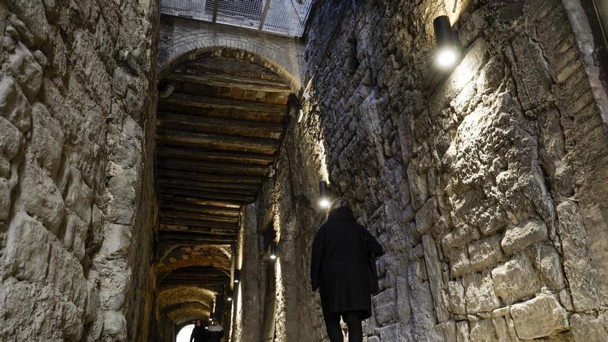 El carrer del Balç de Manresa fa gairebé dos anys que està tancat per unes obres de tres mesos