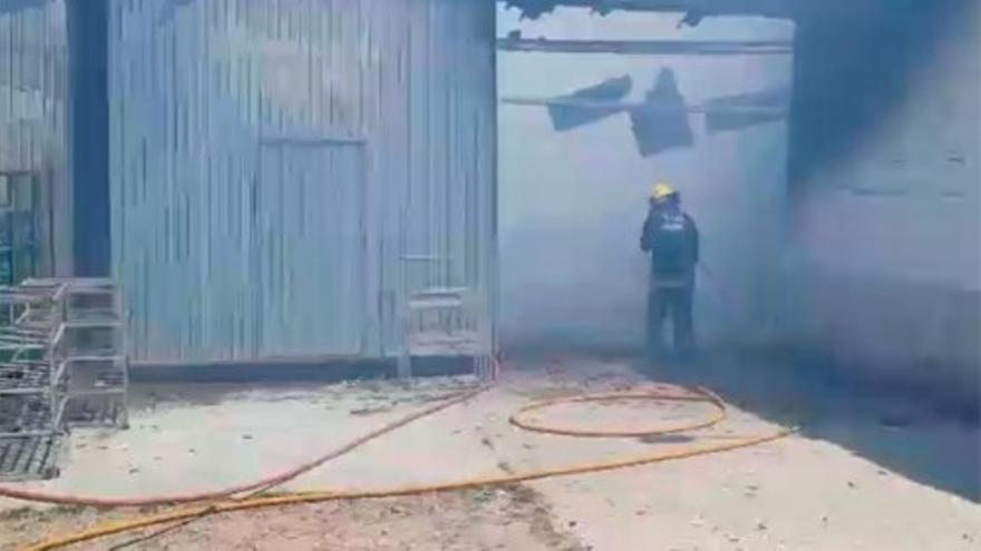 Arde una granja de conejos en Rodeiro