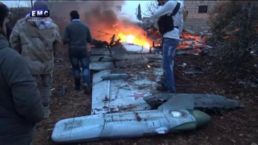 Rebeldes sirios derriban un avión ruso de combate y matan después a su piloto