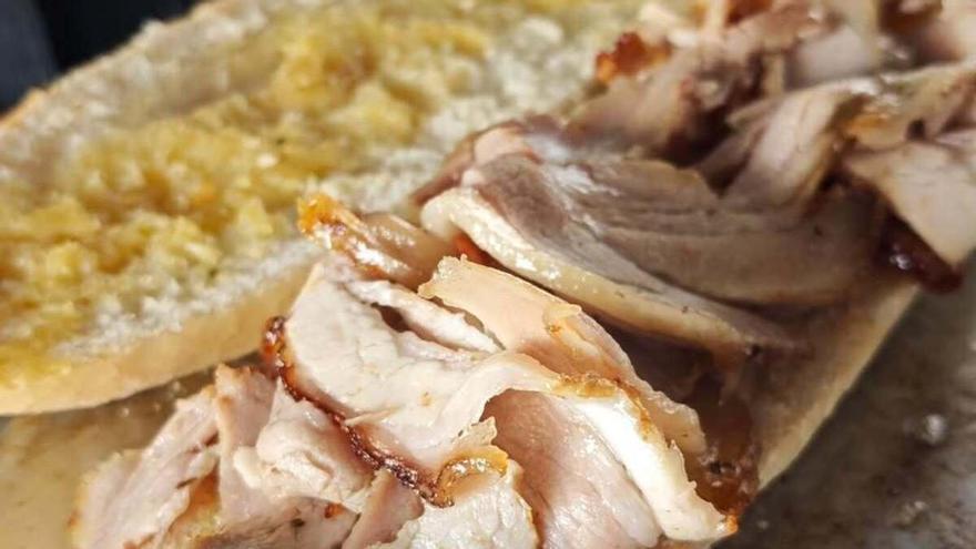 Gourmet Food Truck Elevates Roadside Dining on Route to Tenerife’s Mount Teide