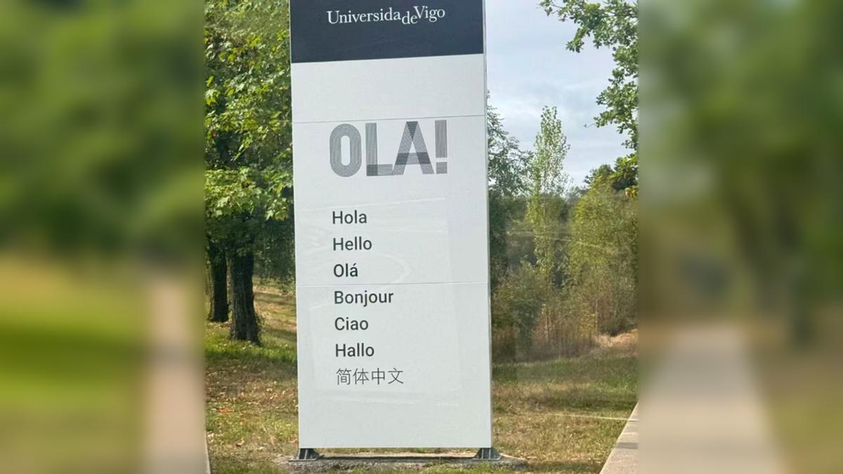 Cartel de la Universidad de Vigo en el que se tradujo «hola» al chino como «chino simplificado».