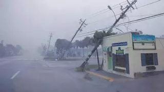 Al menos 15 muertos por Milton, que ha dejado a millones de personas sin luz