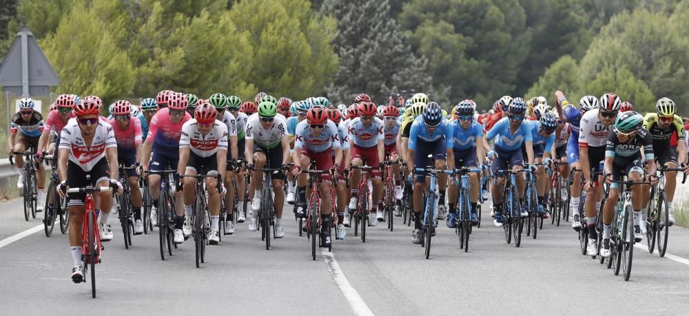 Sam Bennett gana la tercera etapa de la Vuelta.