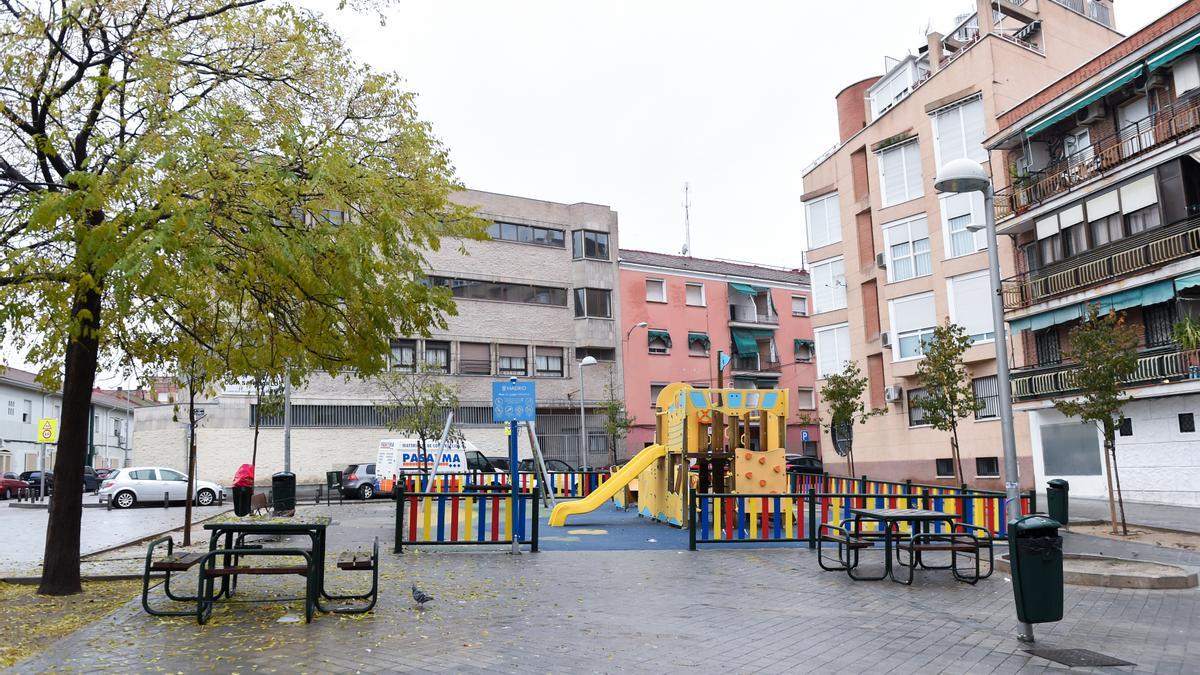 Un joven de 15 años fallece por arma de fuego en Madrid y otro resulta herido.