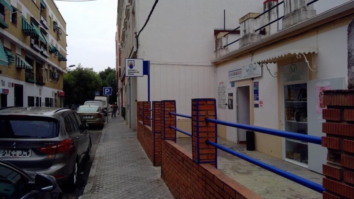 Despacho receptor en la calle Agustín de la Oliva, 5, en el barrio de El Naranjo en Córdoba.