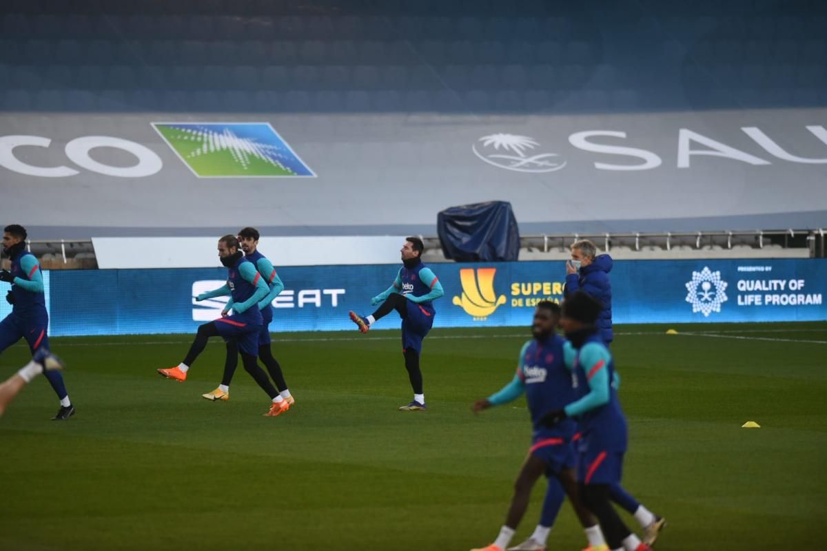 Entrenamiento del FC Barcelona en el estadio de El Arcángel