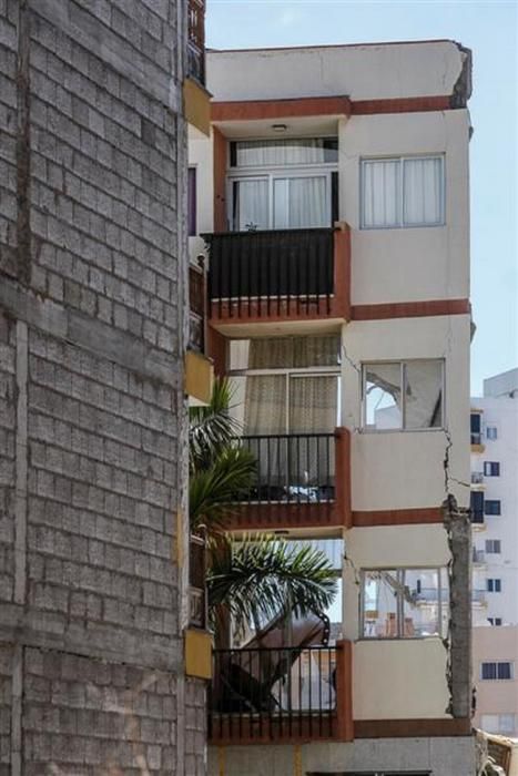 Derrumbe de un edificio de viviendas en Los Cristianos