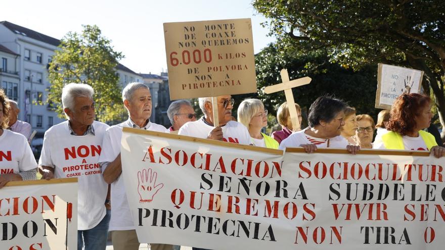 Los vecinos de Catoira exigen en Pontevedra el derribo del almacén de pirotecnia