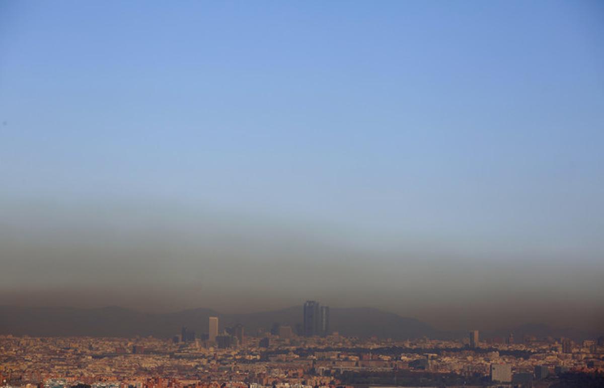 Núvol de contaminació al centre de Madrid.