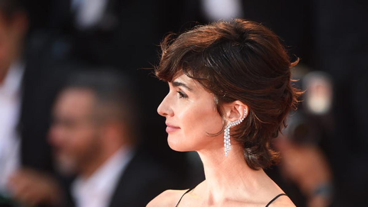 Paz Vega con vestido de Carolina Herrera y beuty look natural en el Festival de Cine de Venecia