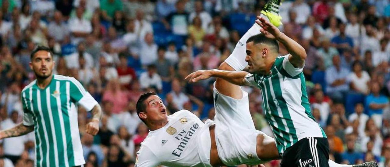 El momento en que James conecta la chilena que supuso el cuarto gol del Real Madrid.