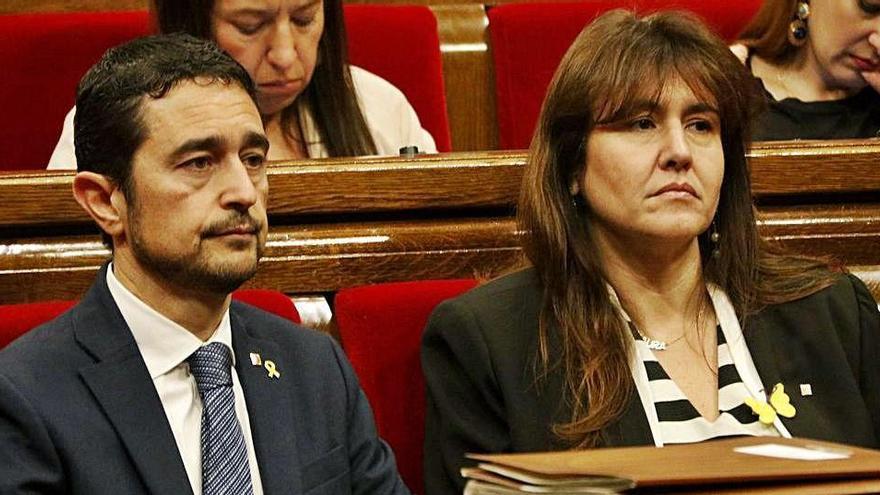 Damià Calvet i Laura Borràs, en un ple del Parlament en una imatge del 2019.