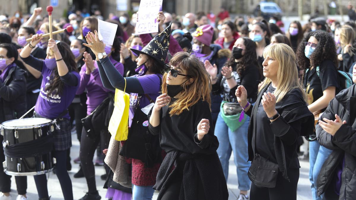 EN IMÁGENES: Así se vivió el Día de la Mujer (8M) en Avilés