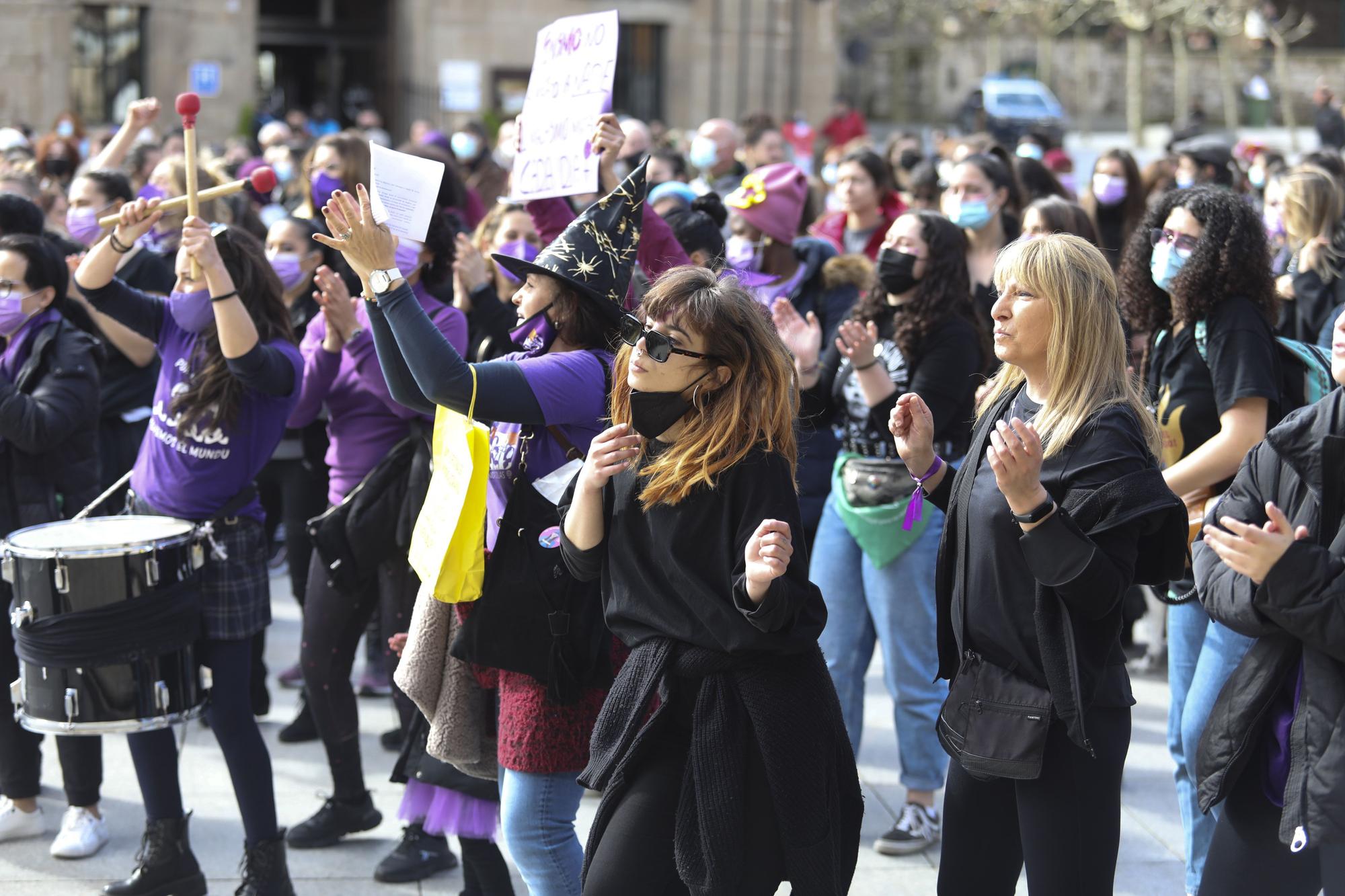 EN IMÁGENES: Así se vivió el Día de la Mujer (8M) en Avilés