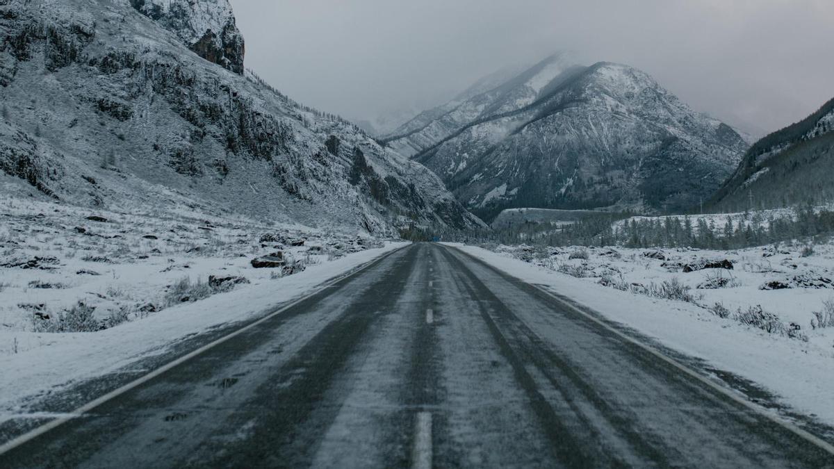 Hielo negro: qué es y por qué es tan peligroso en la carretera Hielo negro: qué es y por qué es tan peligroso en la carretera