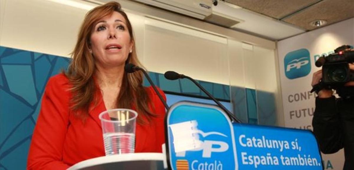 La presidenta del PPC, Alicia Sánchez Camacho, aquest dilluns, en roda de premsa, a la seu del PP. RICARD CUGAT La presidenta del PPC, Alicia Sánchez Camacho, aquest dilluns, en roda de premsa, a la seu del PP. RICARD CUGAT