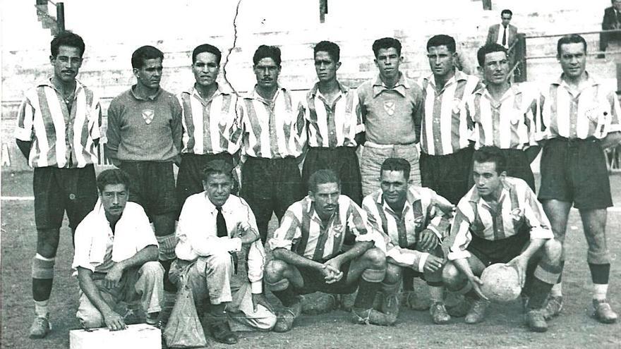 La plantilla del Porteño, antes de fusionarse con el Tamaraceite, en el año 1956.