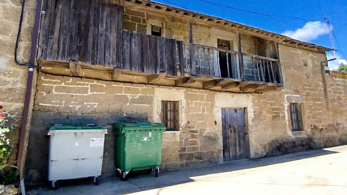 Paga 65 euros de tasa de basura y denuncia que en su pueblo de Zamora es “imposible reciclar correctamente”