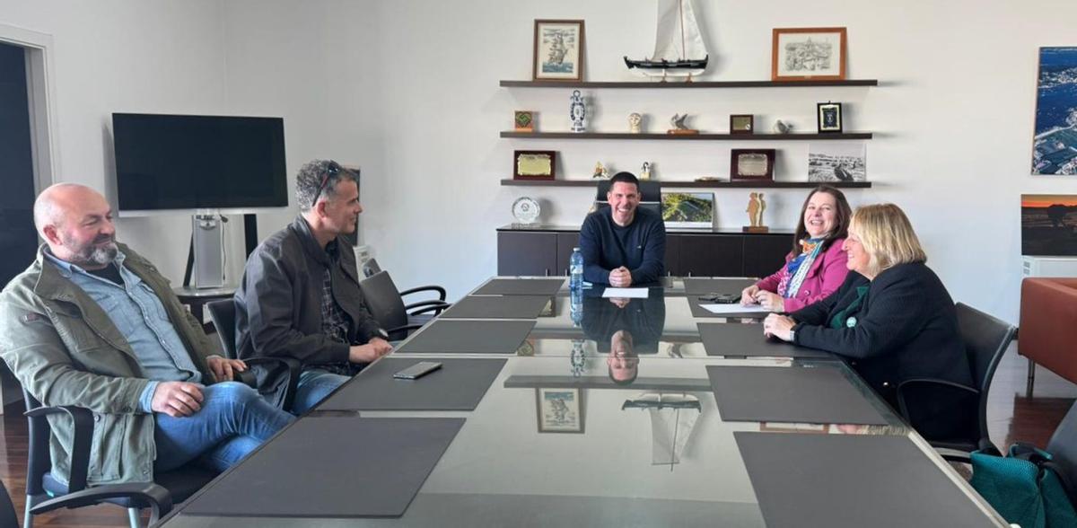 Representantes institucionales supervisando el sistema. | FDV